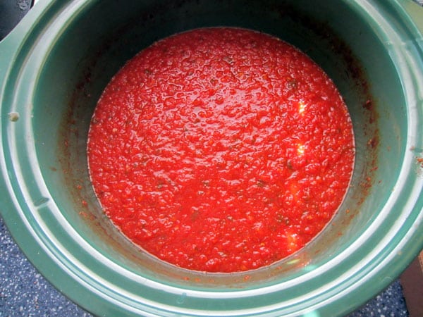 crock pot with spaghetti sauce