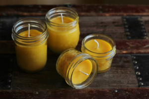 8 uses for beeswax in your natural home: BrownThumbMama.com