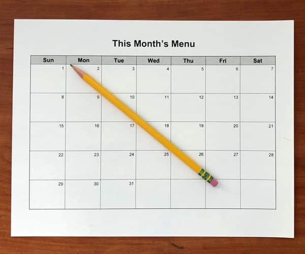 You can make a menu plan for an entire month in 10 minutes with these easy tips!