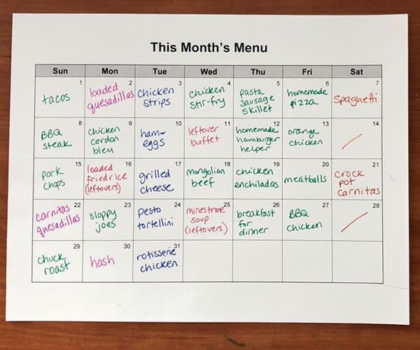 You can make a menu plan for an entire month in 10 minutes with these easy tips!
