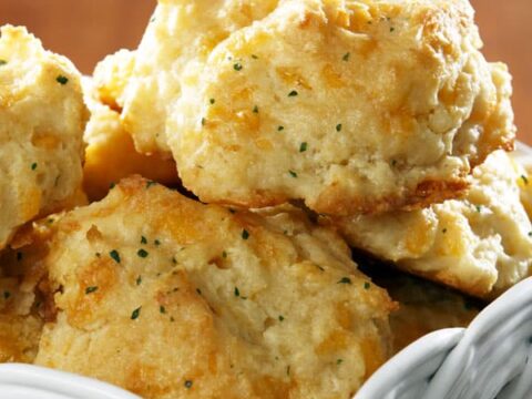 How To Cook: Red Lobster Cheddar Bay Biscuit Mix 