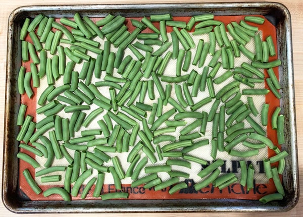 green beans on cookie sheet